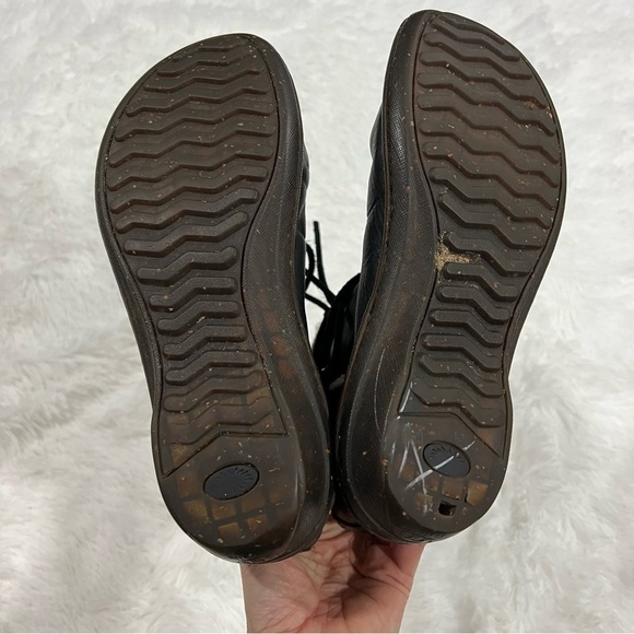 UGG Caspia Sheepskin Lined Leather Ankle Boots Size 8 - Picture 6 of 11